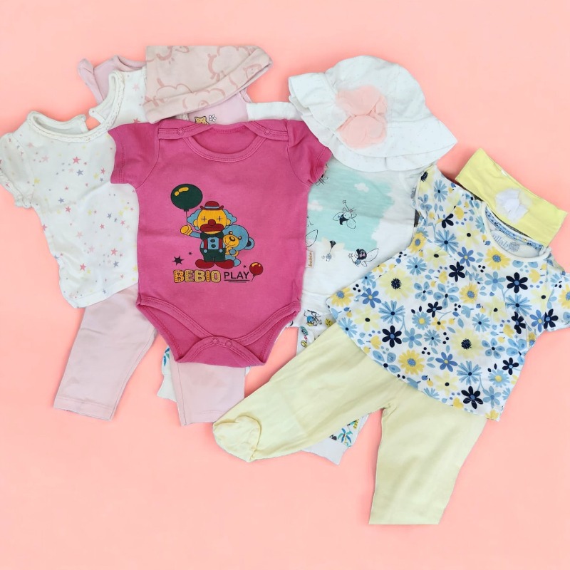 Baby girl clothes 0-3