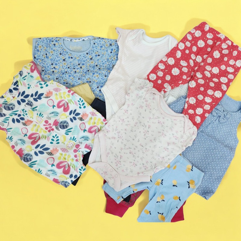 Baby girl clothes 0-3