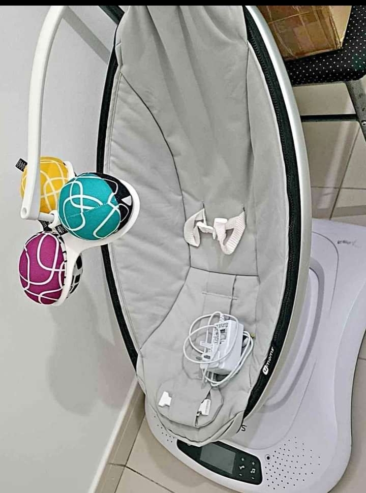 4 moms MamaRoo Baby Swing