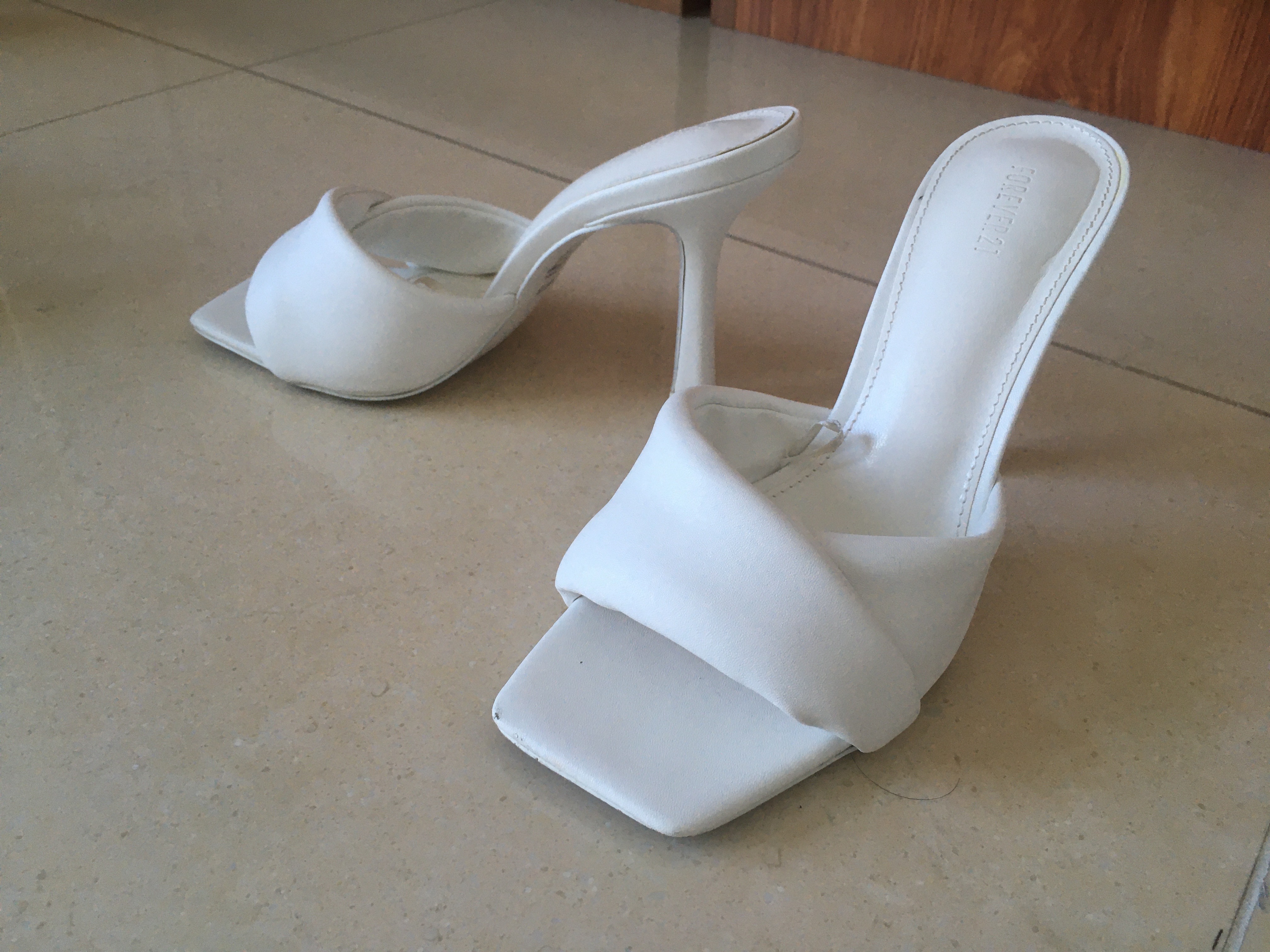 FOREVER 21 White heel slides