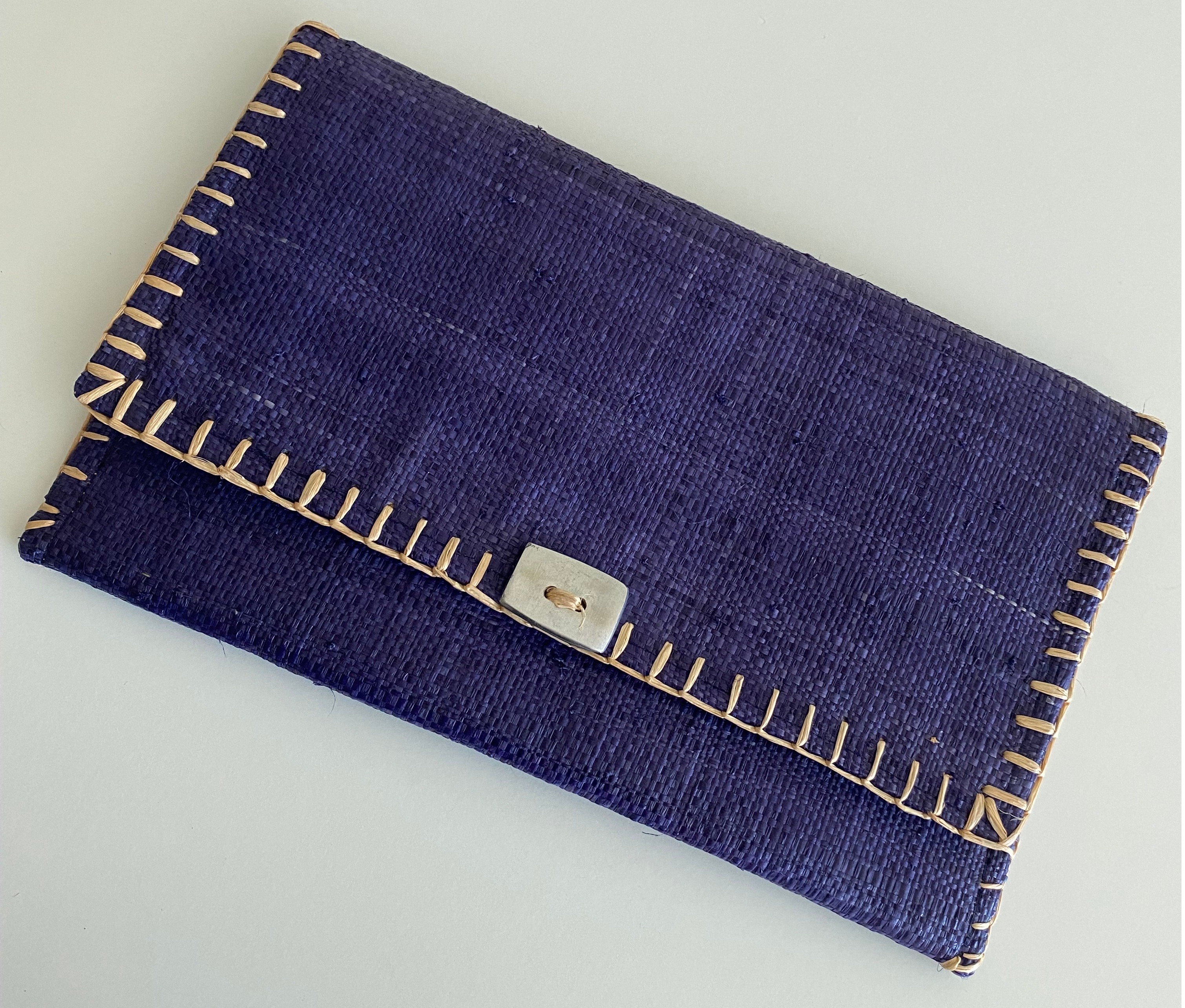 VESTOPAZZO woven clutch