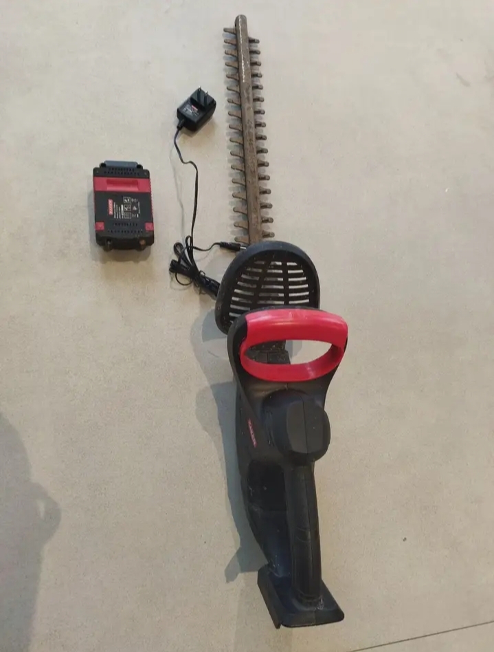 MZK 56.1 cm Cordless Hedge Trimmer – Perfect Condition