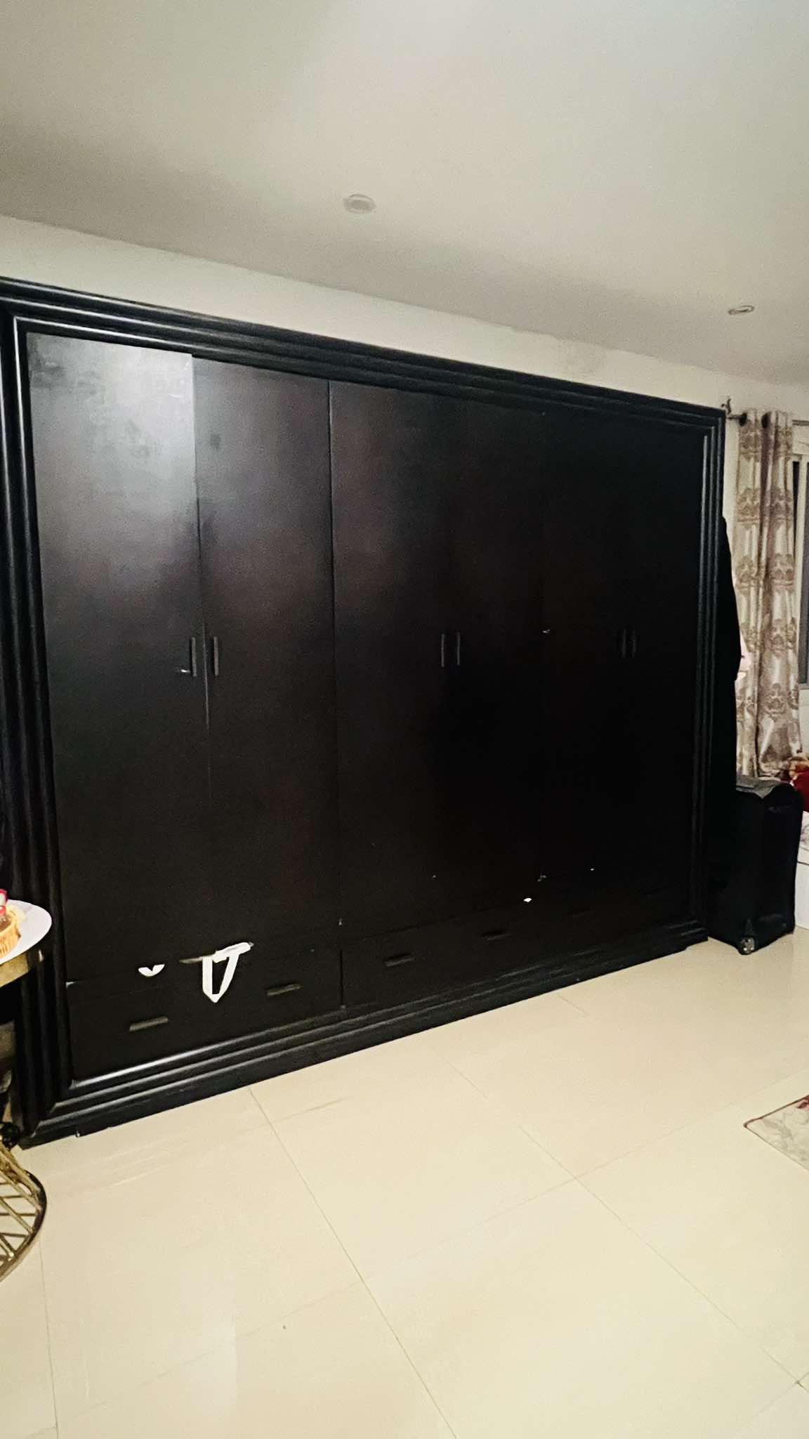 6-Door Wardrobe with 6 Drawers